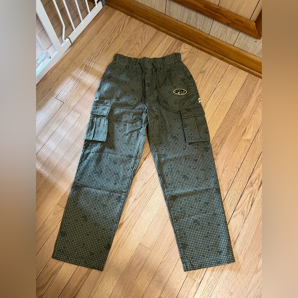 SUPERVSN CARGO PANTS Green Cargo Pants with Logo